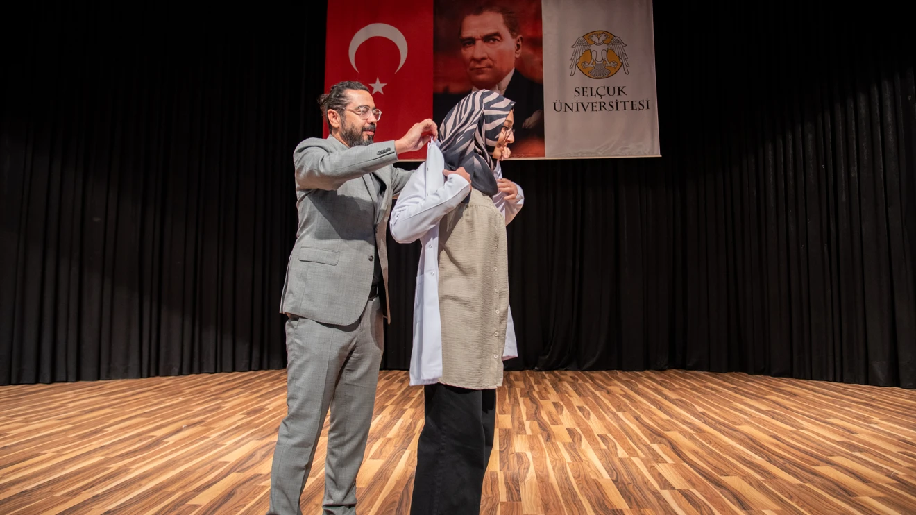 Geleceğin hekimleri, mesleğe ilk adımlarını attı